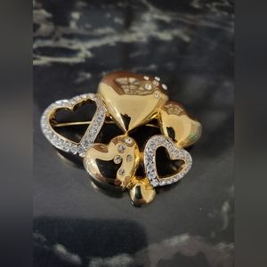 Joining hearts . Crystal